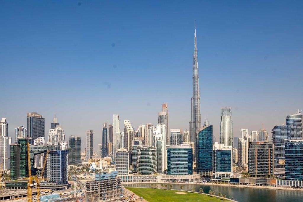 هتل گست ردی - برج خلیفه اند کانال ویوز - GuestReady - Burj Khalifa and Canal Views