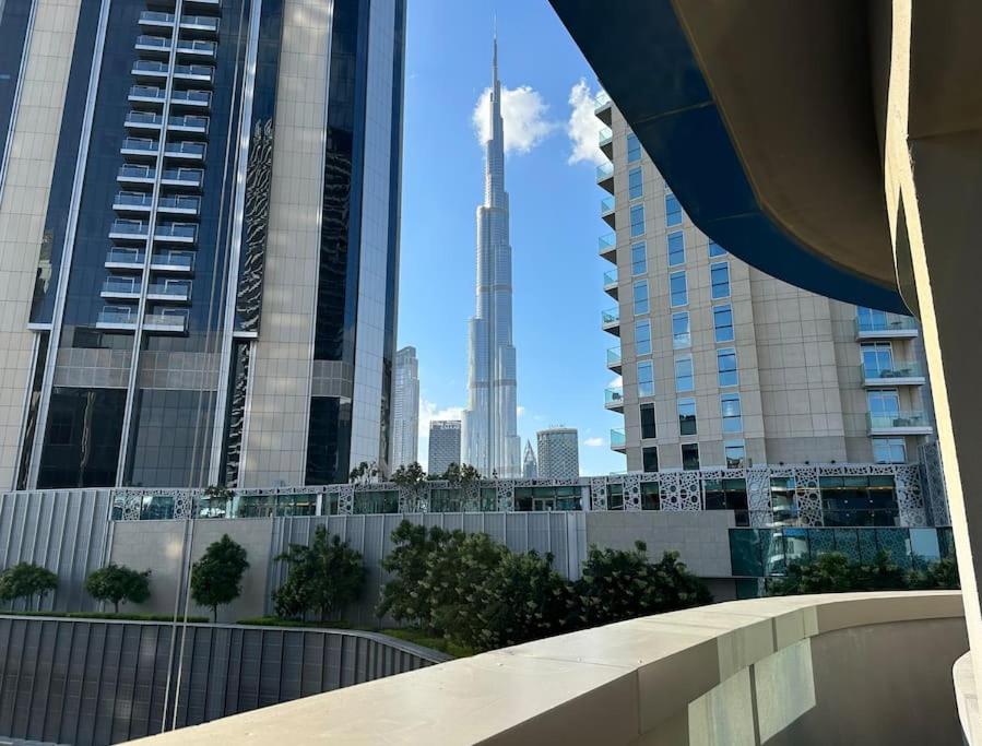 هتل برج خلیفه ویو 1 بی آر آپارتمان و پارکینگ - Burj Khalifa View 1BR Apartment w/ Parking