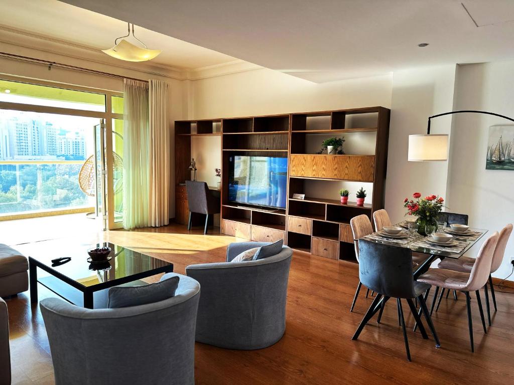 هتل سی ساید سرنیتی رزی دنس الگانت 1BR اسکیپ این پام جمیراه بای لا بوا ویدا هالیدی هومز - Seaside Serenity Residence Elegant 1BR Escape in Palm Jumeirah by La Buena vida holiday homes