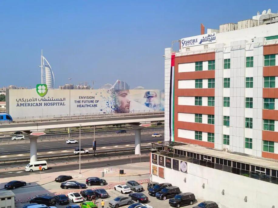 هتل فنسی پارتیشن روم نیير مشرق مترو / اس زد رود - Fancy Partition Room Near Mashreq Metro / SZ Road