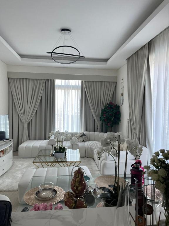 هتل 1 بیدروم این ا 2 بد آپارتمان برج خلیفه ویو ان سوئیت کینگ بیدروم دبی مال 8 مینس - 1 Bedroom in a 2 Bed Apartment BURJ Khalifa View Ensuite King Bedroom Dubai Mall 8mins