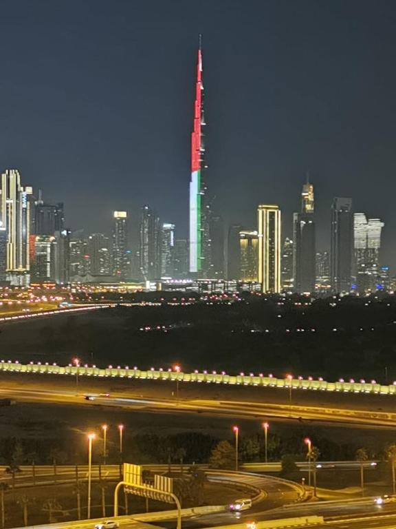 هتل برج خلیفه اند سیتی اسکایلاین ویو، فول فرنیش استودیو - Burj Khalifa & City Skyline View, Full Furnish Studio