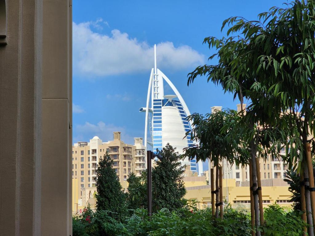 هتل بروج یو سپیشس برند نیو لگز 1 بی آر - Burj View Spacious Brand New Luxe 1BR
