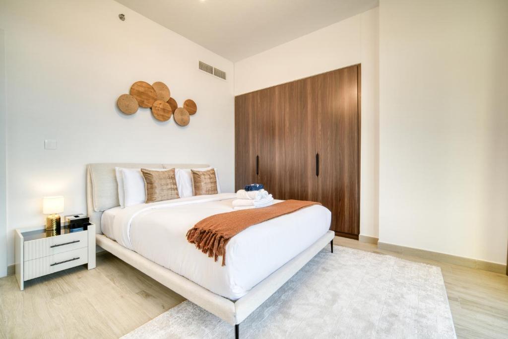 هتل کوستال لکسوری: 2بی آر ریتریت ویت سی ویوز - Coastal Luxury: 2BR Retreat with Sea Views