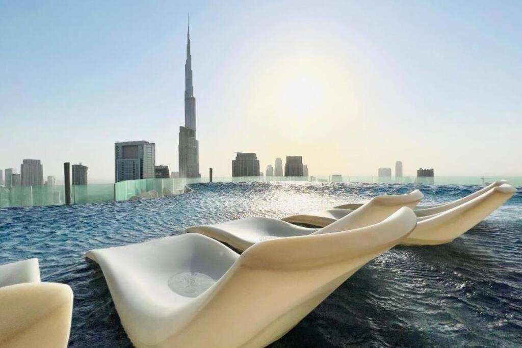 هتل اِلِگَنت 2بی آر نِئر بُرج خَلِیفه - Elegant 2BR near Burj Khalifa