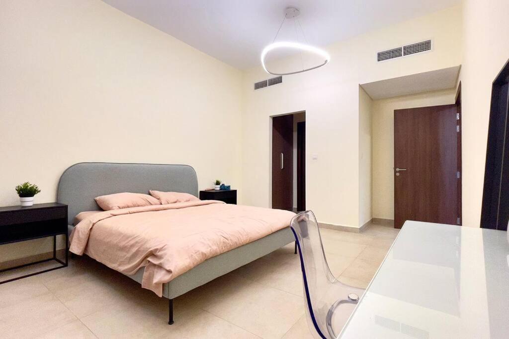 هتل آزیزي لاکچریس 1 بد روم آپارتمان، نِر مترو، فُلی فرنیشد - Azizi Luxurious 1 Bed Room apartment, Near Metro, Fully Furnished