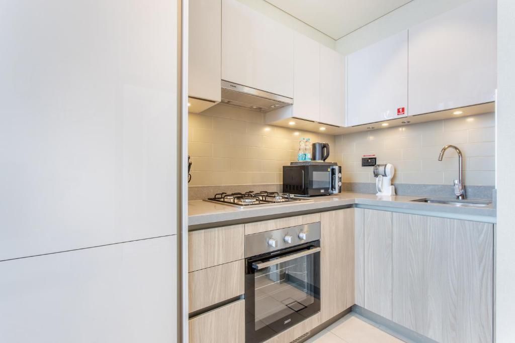 هتل استی بای لاتینم لاکچری 1BR هالیدی هوم W3506 نییر برج خلیفه - STAY BY LATINEM Luxury 1BR Holiday Home W3506 near Burj Khalifa