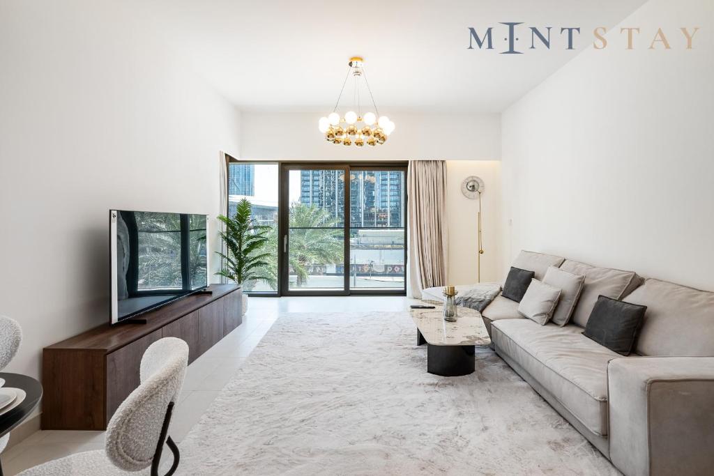 Burj Crown , Downtown Dubai - Mint Stay