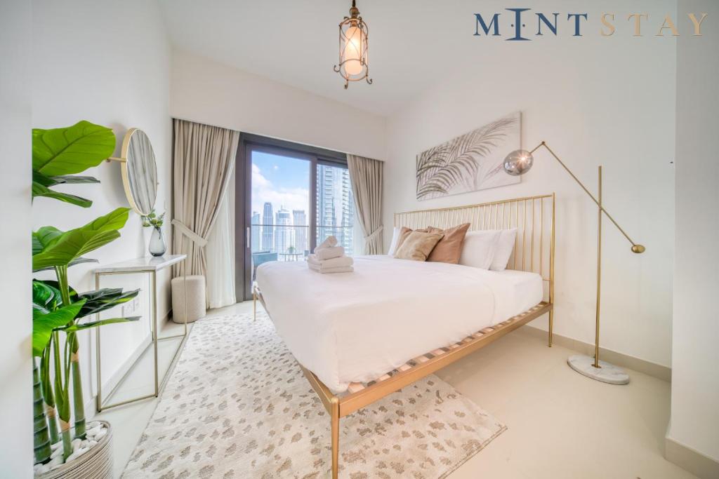Burj Crown , Downtown Dubai - Mint Stay