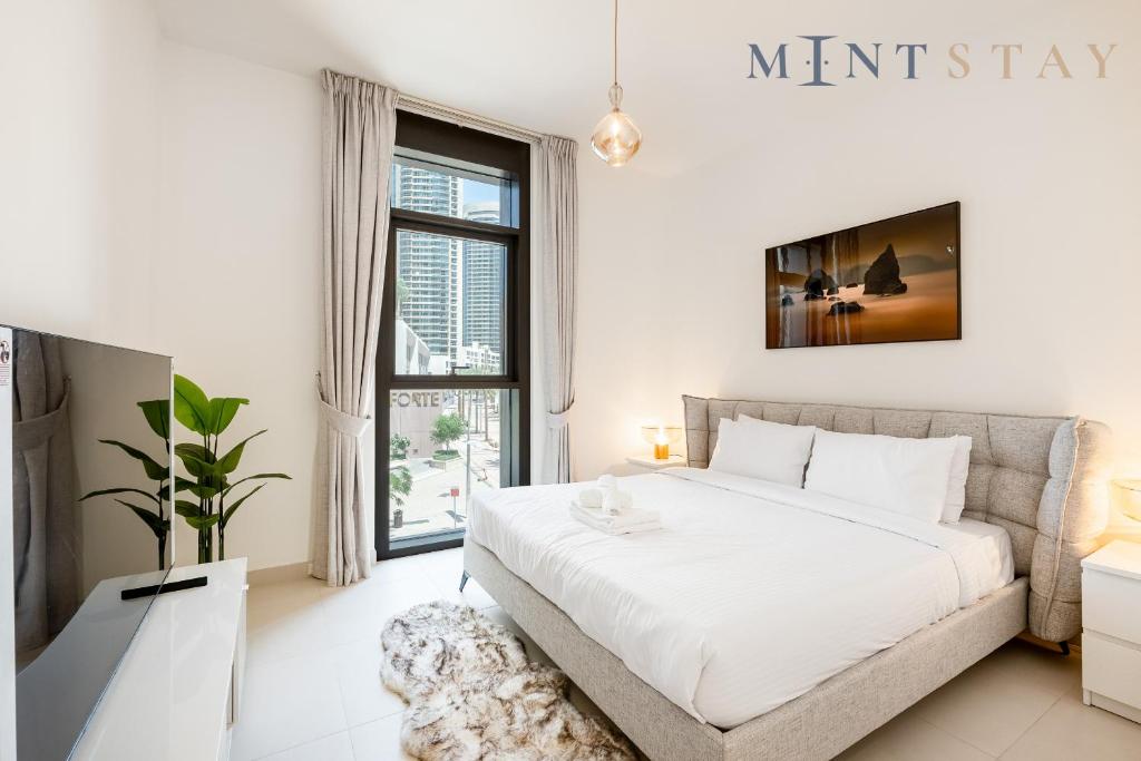 Burj Crown , Downtown Dubai - Mint Stay