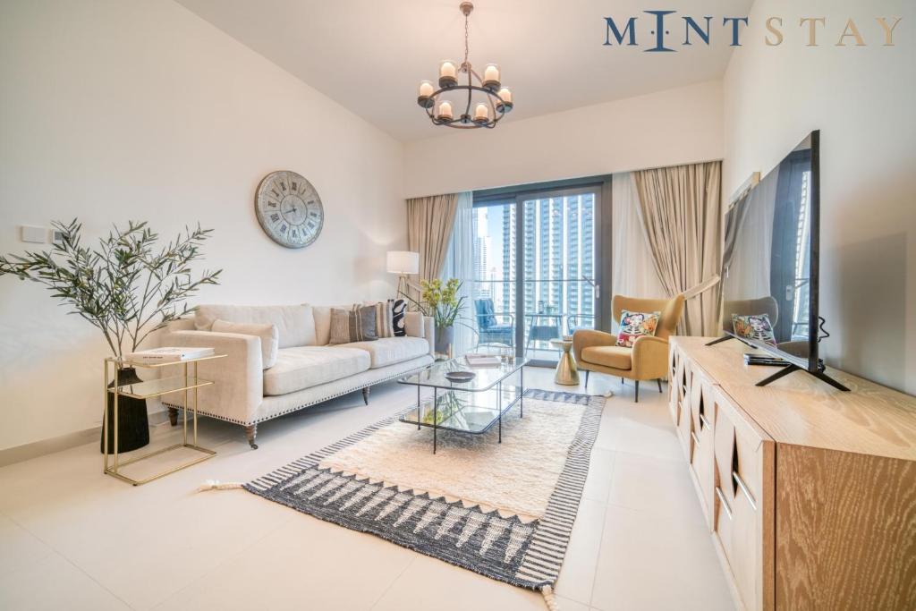 Burj Crown , Downtown Dubai - Mint Stay