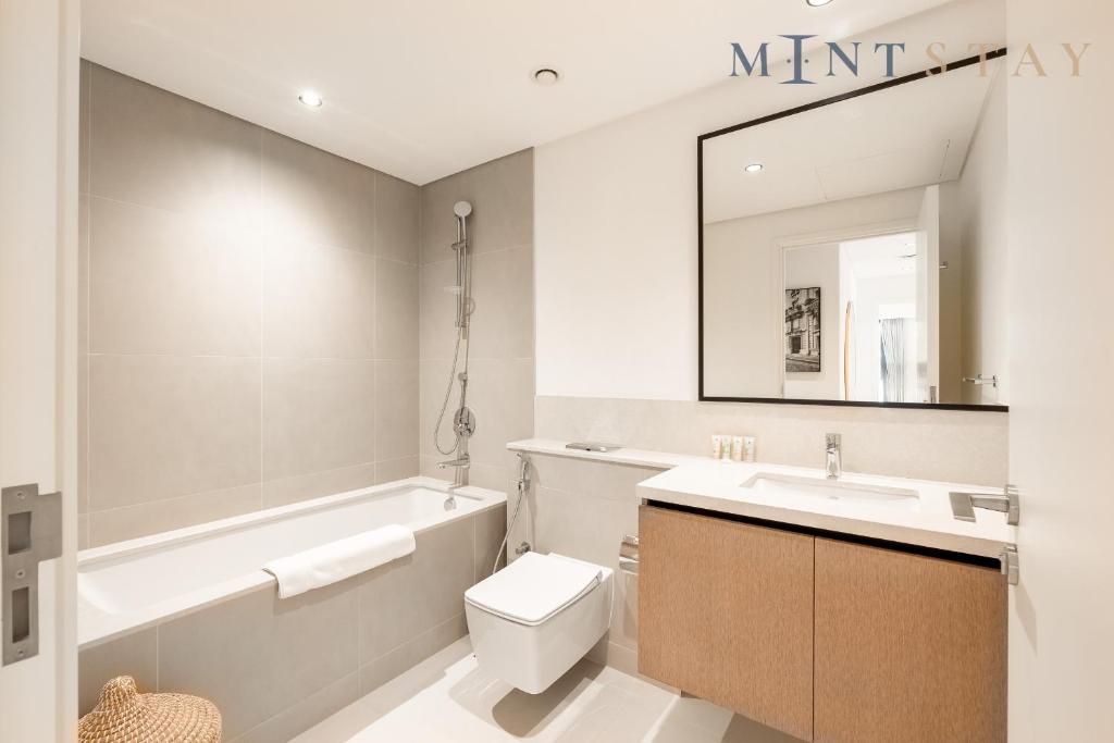 Burj Crown , Downtown Dubai - Mint Stay