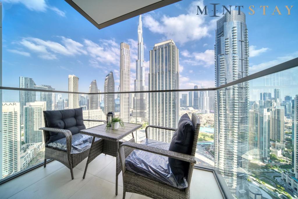 Burj Crown , Downtown Dubai - Mint Stay