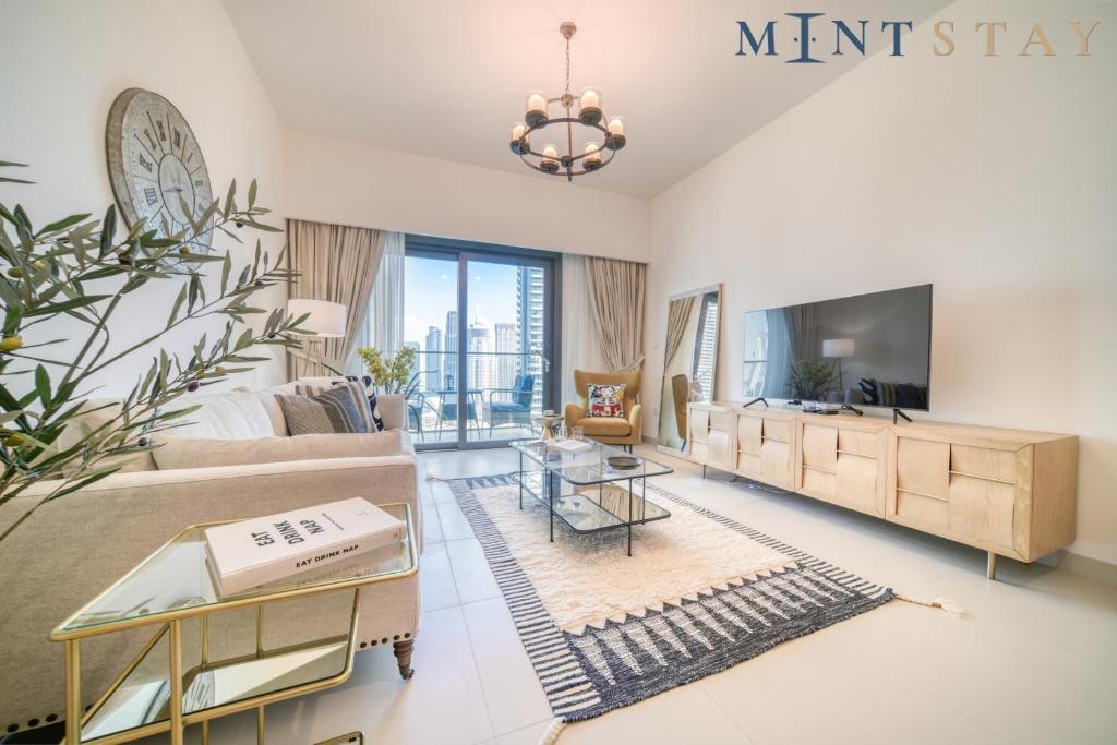 Burj Crown , Downtown Dubai - Mint Stay