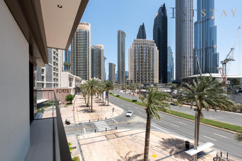 Burj Crown , Downtown Dubai - Mint Stay