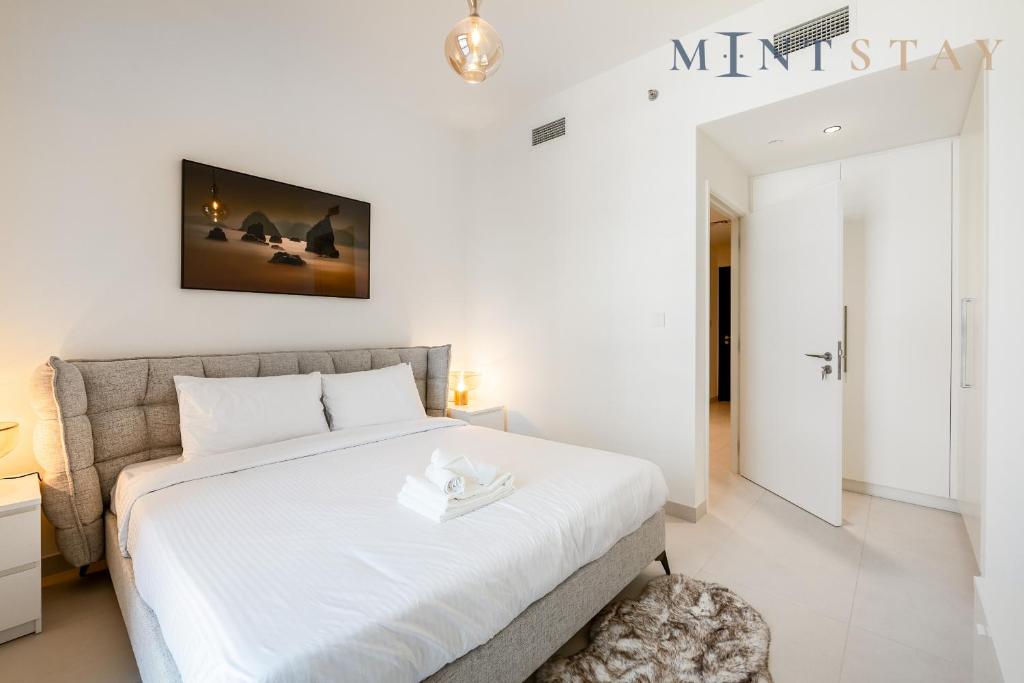 Burj Crown , Downtown Dubai - Mint Stay