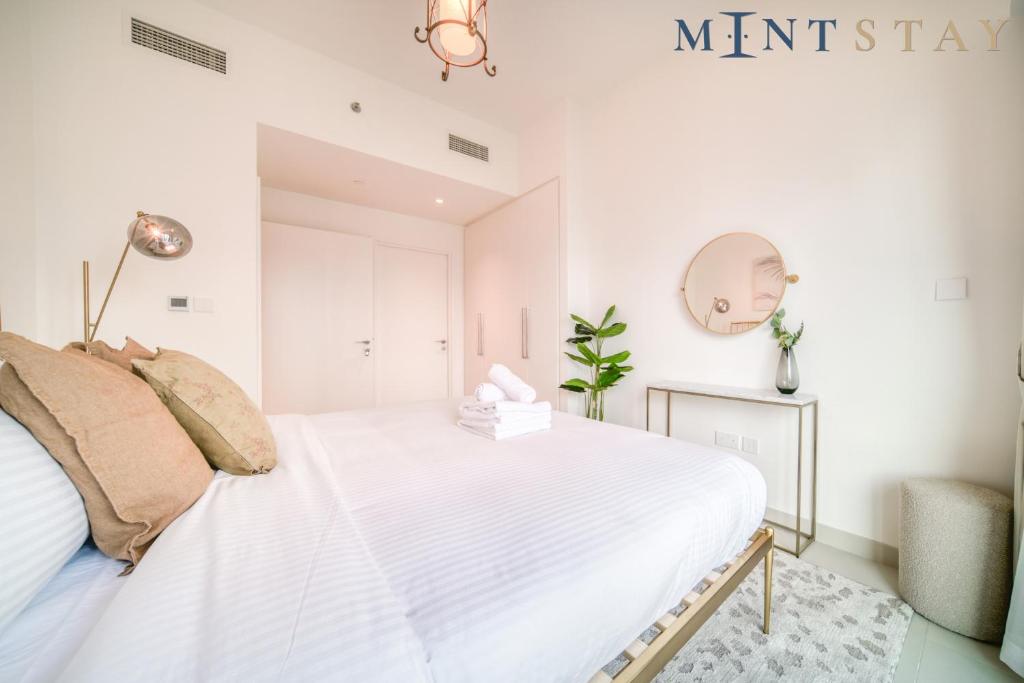 Burj Crown , Downtown Dubai - Mint Stay