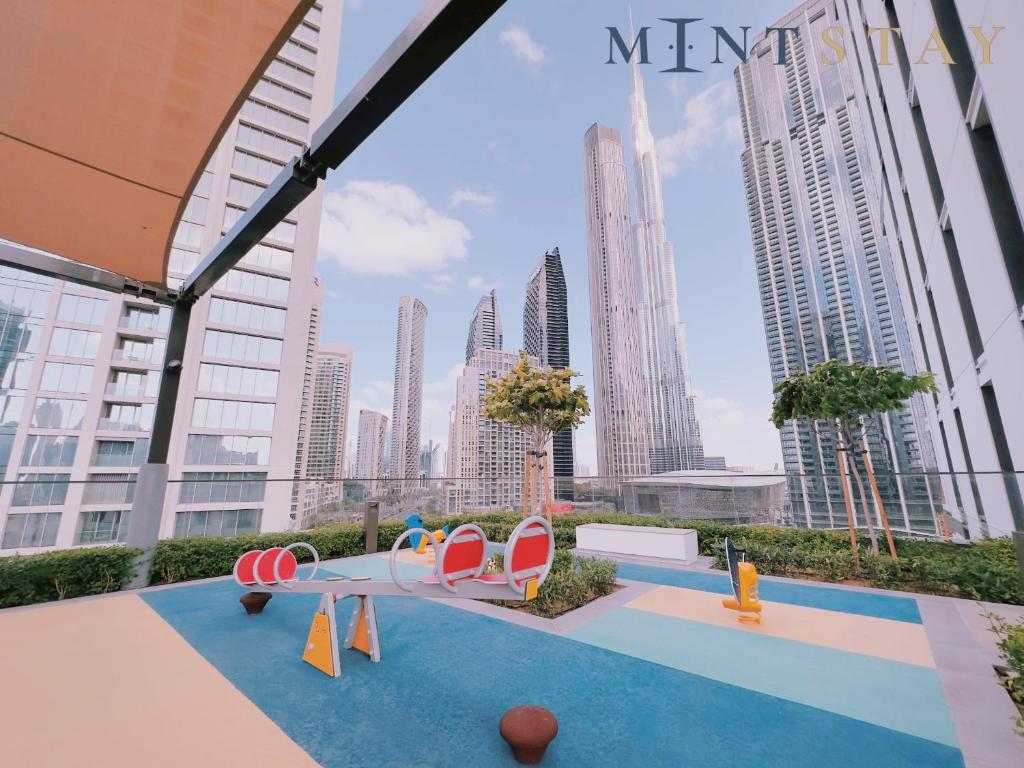 Burj Crown , Downtown Dubai - Mint Stay