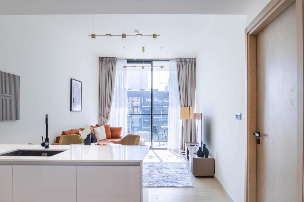 هتل تروفی - استاردست سنکتوم سوئیتز و پول ویو این هارت آو جی وی سی - Trophy - Stardust Sanctum Suites w Pool view in Heart of JVC