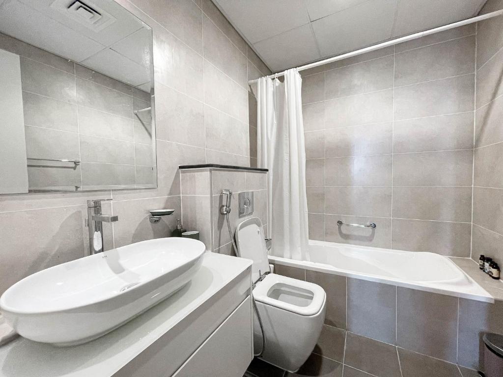 Stunning one bedroom-Apartment in Carson B