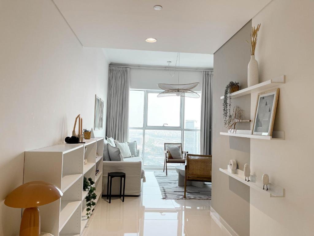 Stunning one bedroom-Apartment in Carson B