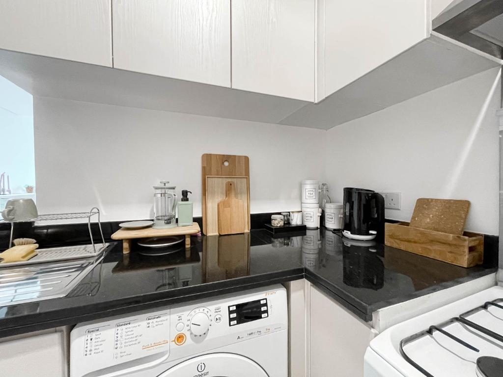 Stunning one bedroom-Apartment in Carson B