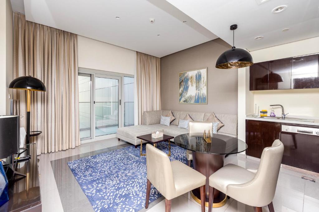 هتل مدرن وید استانینگ سیتی وی در داماک مجستاین - Modern with Stunning City View in Damac Majestine