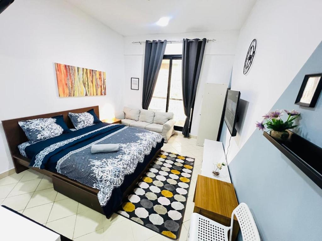 هتل پرایوت روم وید کِرتنز ان مارینا اند بلو واتر Private Room with Curtains in Marina & Blue water