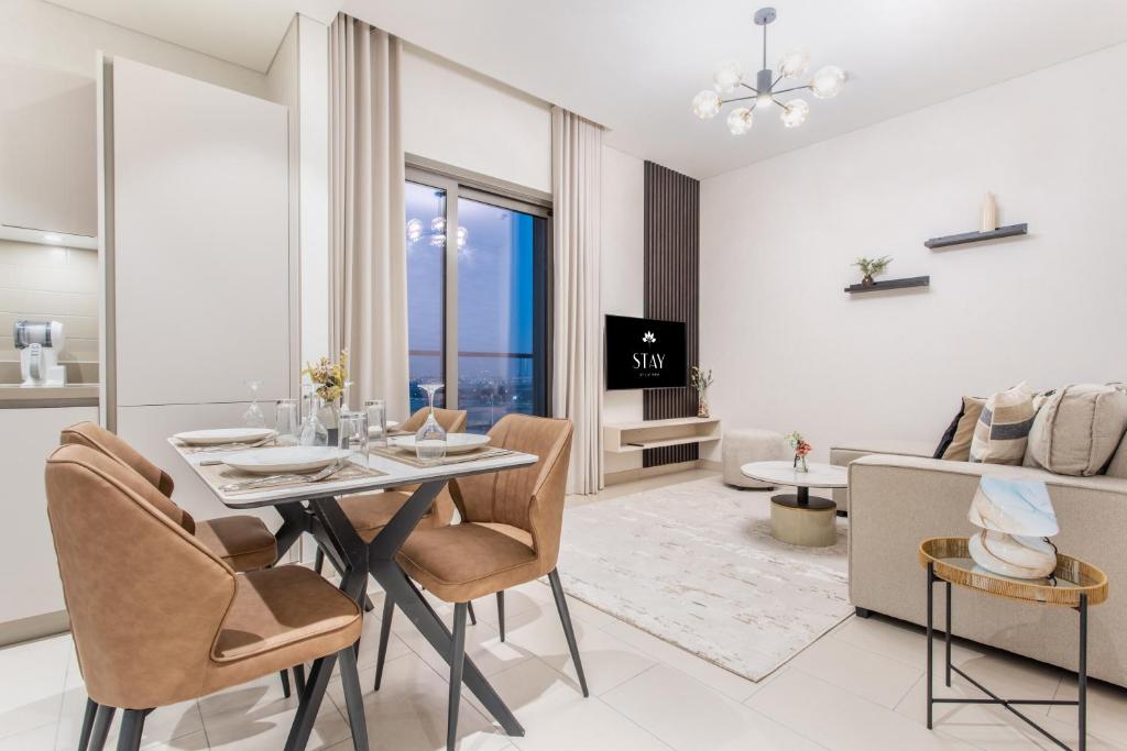 هتل استی بای لاتینم لاکچری 1BR هالیدی هوم سی وی آر ای 1504 نزدیک برج خلیفه - STAY BY LATINEM Luxury 1BR Holiday Home CVR A1504 near Burj Khalifa