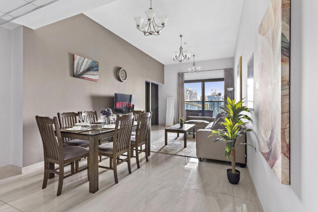 هتل وای‌کی - لارج 4 بی‌دی ویت پانورامیک ویو این بیزنس بی - VayK - Large 4 BD with Panoramic View in Business Bay