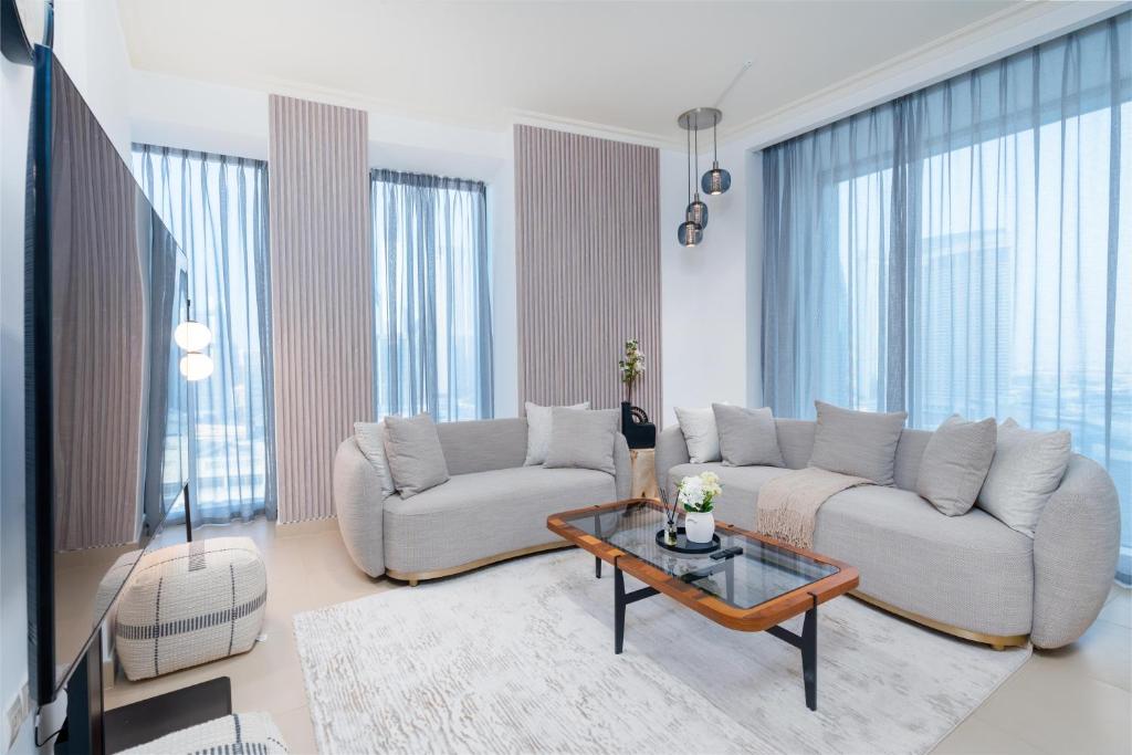 هتل وایت سیج - آن بیتبل ویوز آف برج خلیفه این ذس هیوج 3 بی آر - WhiteSage - Unbeatable Views of Burj Khalifa in this Huge 3BR