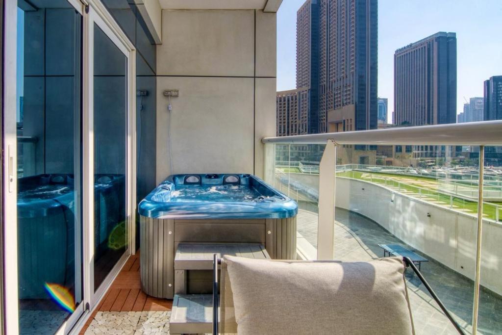 هتل الترا لاکچری ویت پرایوت جکوزی اند مارینا ویو - Ultra Luxury With Privet Jacuzzi and Marina View