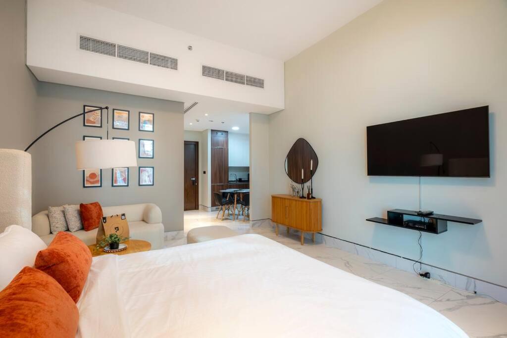 هتل جی وان برند نیو استودیو آپارتمنت - J One Brand New Studio Apartment