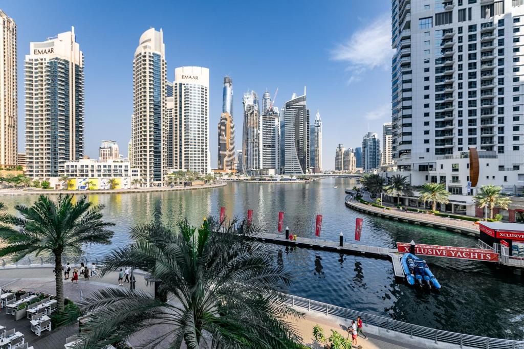 هتل مارینا ویوز تاور وان واترفرانت آپارتمان - Marina Views Tower I Waterfront Apartment