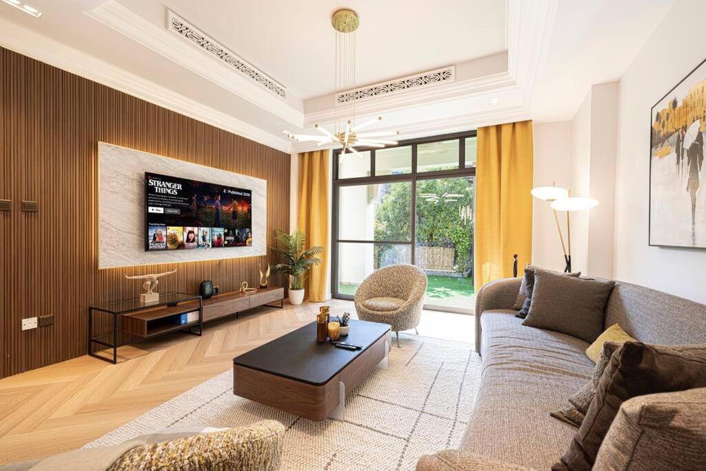 هتل دو بد- فمیلی فرندلی، پرایوت جکوزی- دبی مال - 2 Bed- Family friendly, Private Jacuzzi-Dubai Mall
