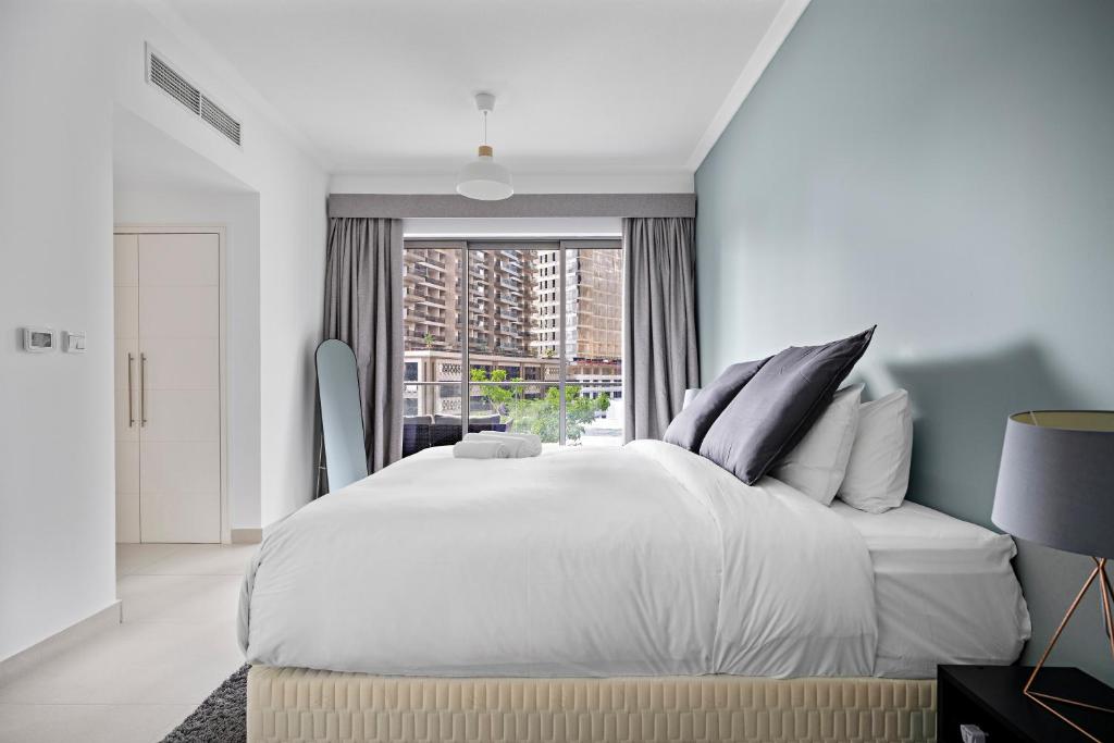 هتل اسپیشس 1 بی آر آپت داونتاون دبی - Spacious 1BR Apt Downtown Dubai