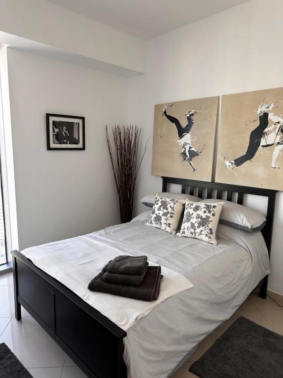 هتل امیزینگ دابل روم ویت ان-سوییت، مارینا اند سی ویوز ویت شیرد کیچن - Amazing Double Room with En-suite, Marina and Sea views with shared kitchen