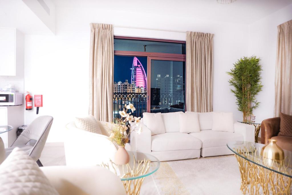 هتل اسپکتکیولر 2 بی آر آپارتمان فول برج العرب ویو - Spectacular 2BR Apartment Full BurjAlArab View