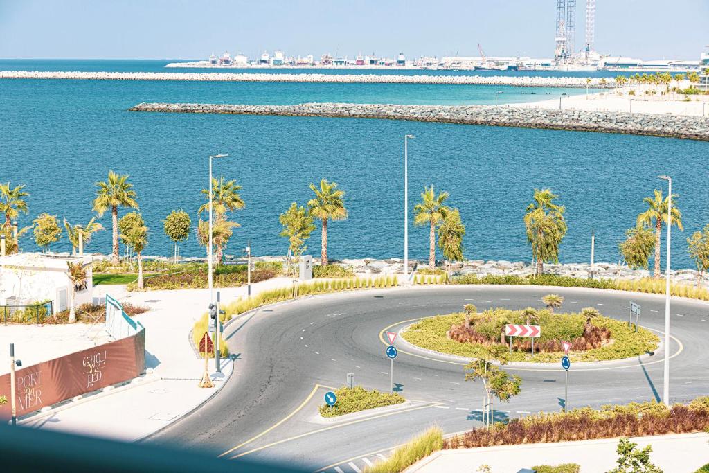 هتل مگنیفیسنت استونینگ 1بی آر ویت پرایوت بیچ اکسس - Magnificent Stunning 1BR with Private Beach Access