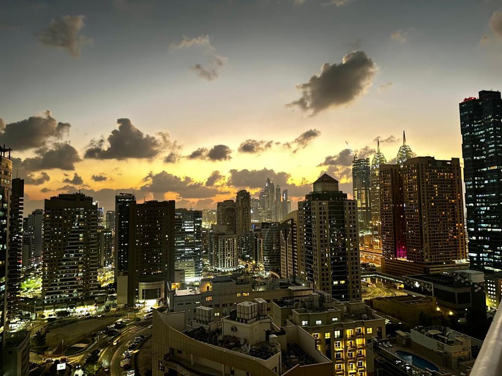 هتل دو بدروم آپارتمان نیار آتاناک - 2 Bedroom Apartment near Atana