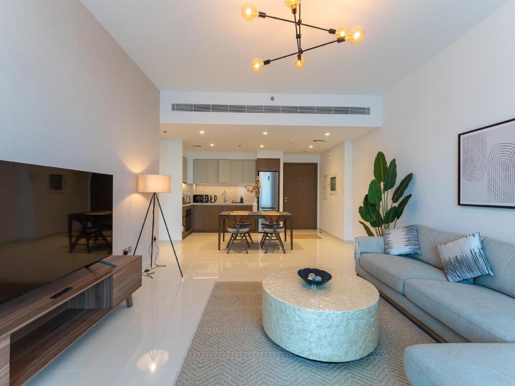 هتل اِلِگِنتلی فِرنی‌شد وِد بیچ اَکْسِس - Elegantly furnished with Beach Access