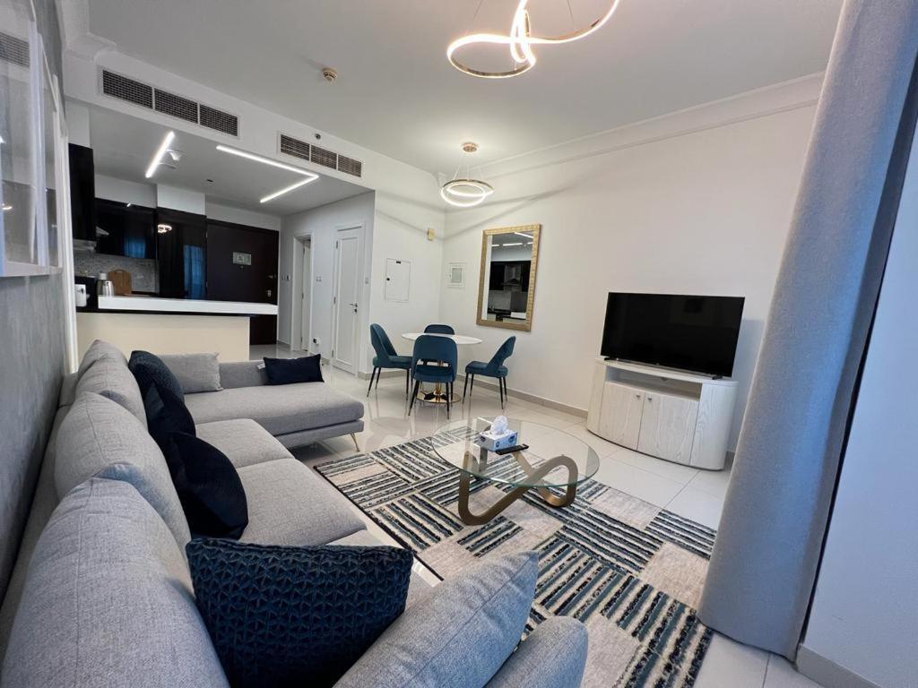 هتل استانینگ وان بدروم ویت گریت ویوز این داونتاون - Stunning 1Bedroom with great Views in Downtown