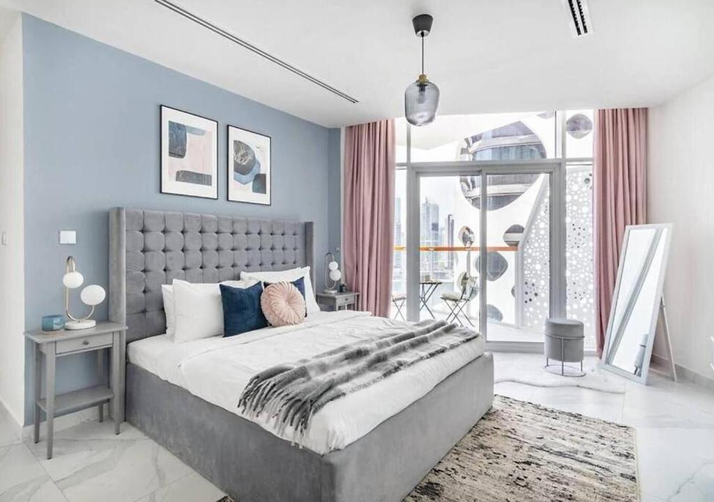 هتل ماراسی مودز 2 بی دی آن برج خلیفه اند کانال ویوز - Marasi Moods 2BD on Burj Khalifa and Canal views