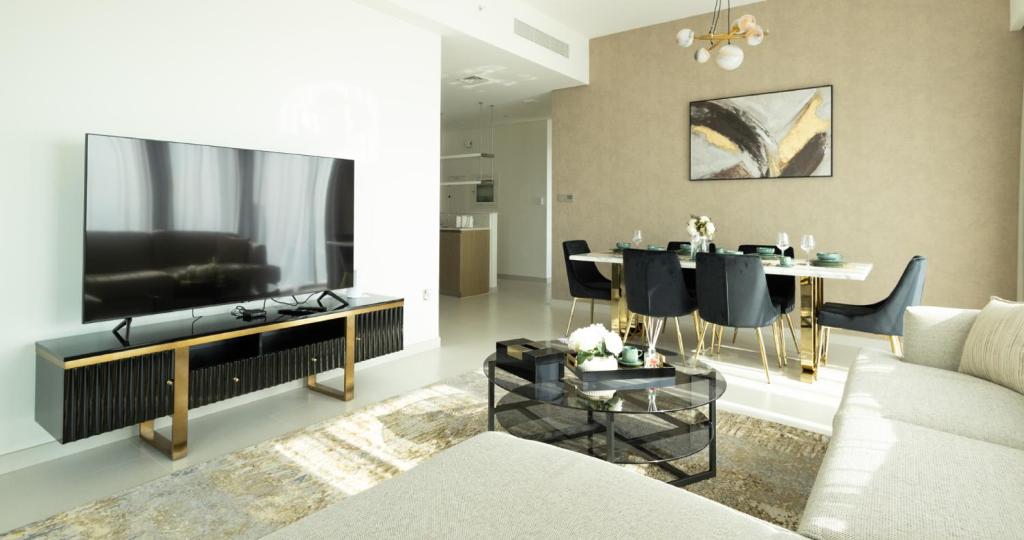 هتل ام اچ - برج رویال - استننک 3 بی اچ کی - رفرنس 5009 - MH - Burj Royal - Stunning 3BHK - REF5009