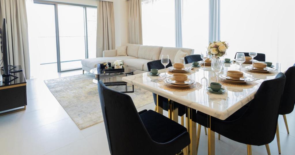هتل ام اچ - برج رویال - استونینگ 3BHK - REF5002 - MH - Burj Royal - Stunning 3BHK - REF5002