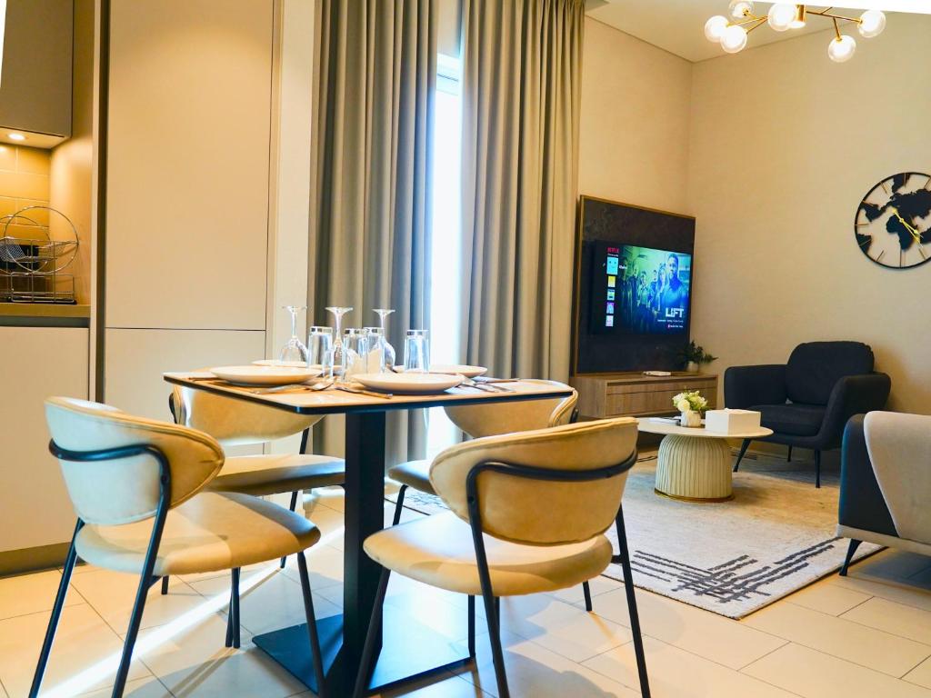 هتل هالی‌دی‌رنت یوای - بیوتی‌فول آپارتمان نیار برج خلیفه - Holidayrent UAE - Beautiful Apartment Near Burj Khalifa