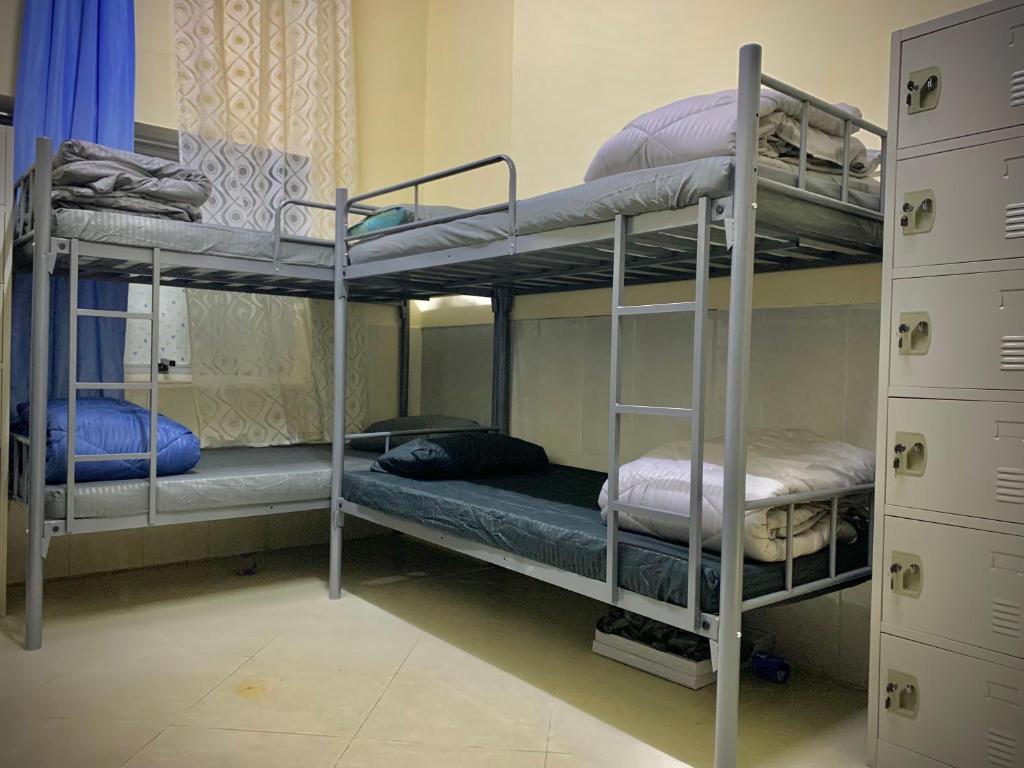 هتل فالکن لیوینگ هاستل - Falcon Living Hostel