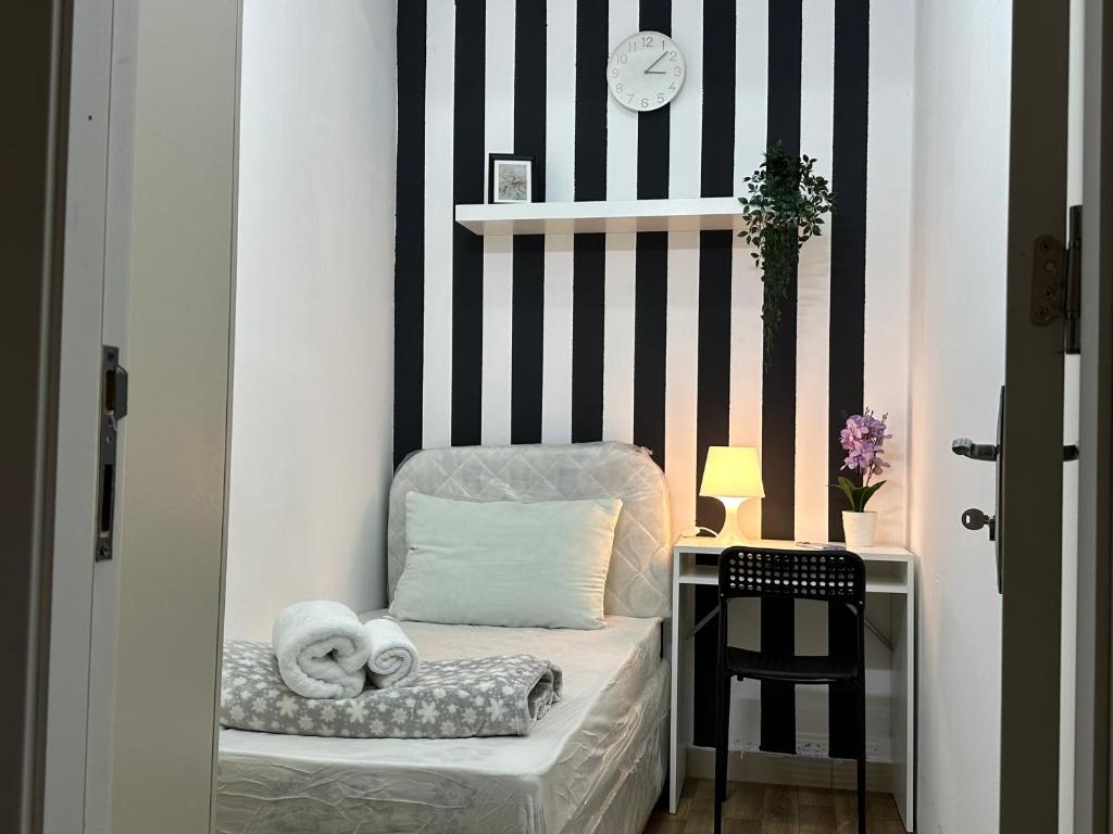 هتل لاولی پرایوت پارتیشن روم این بارشا هایتس - Lovely Private Partition Room in Barsha Heights