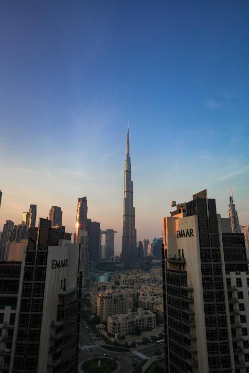 هتل فُلی فِرنیست-بُرج خلیفه ویو-بیلز اینکلود - FULLY Furnished-Burj Khalifa View-Bills Included