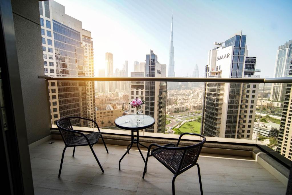 هتل آنفورگتبل 1BR مزمرایزینگ برج خلیفه ویوز - 17AB02 - Unforgettable 1BR Mesmerizing Burj Khalifa Views - 17AB02